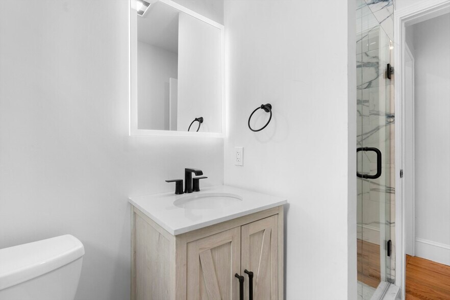 Building Photo - 79 Sydney St