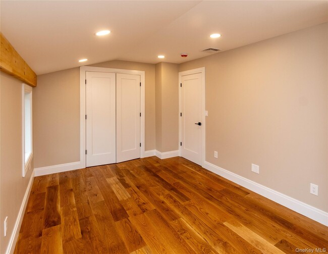 Building Photo - 4407 Albany Post Rd