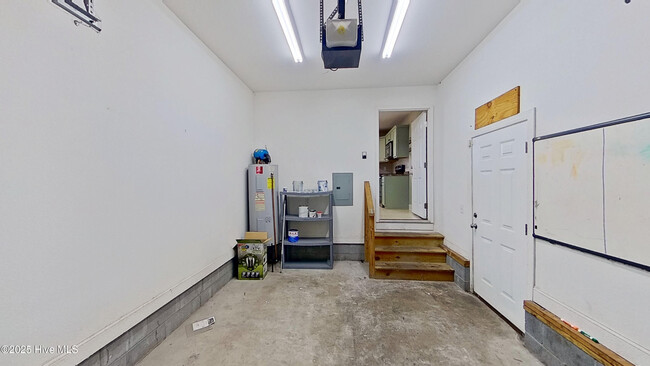 Building Photo - 209 Oak Ridge Ln
