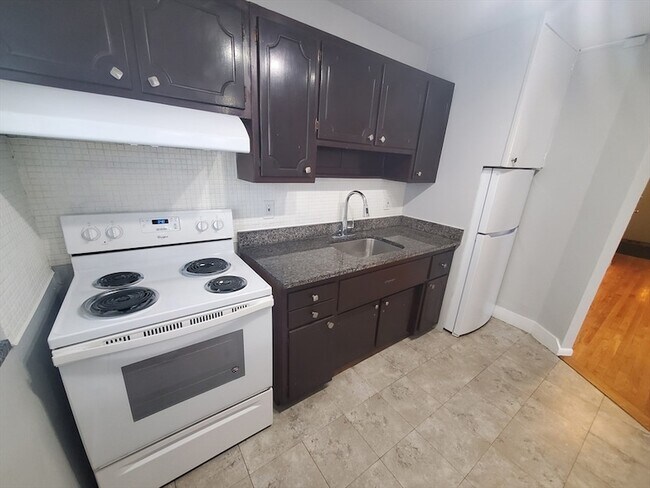 Building Photo - 24 Colgate Rd