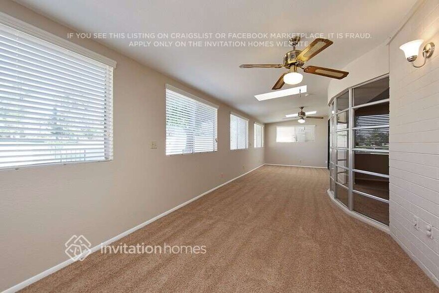 Building Photo - 3029 S Country Club Way