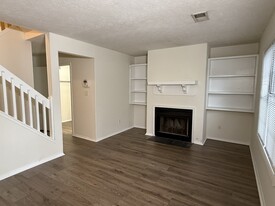Building Photo - 3062 Destin Cir