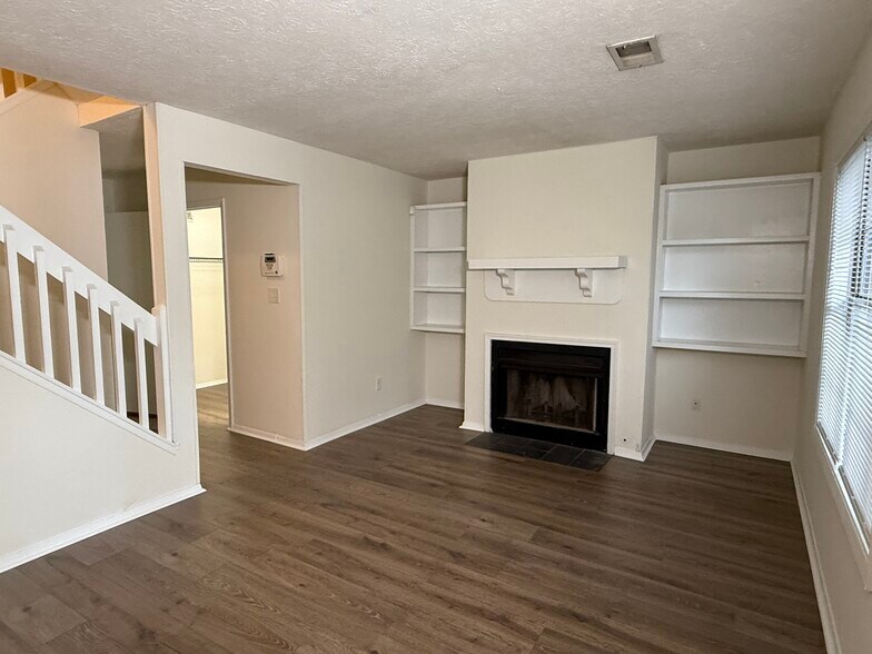 Primary Photo - 3062 Destin Cir