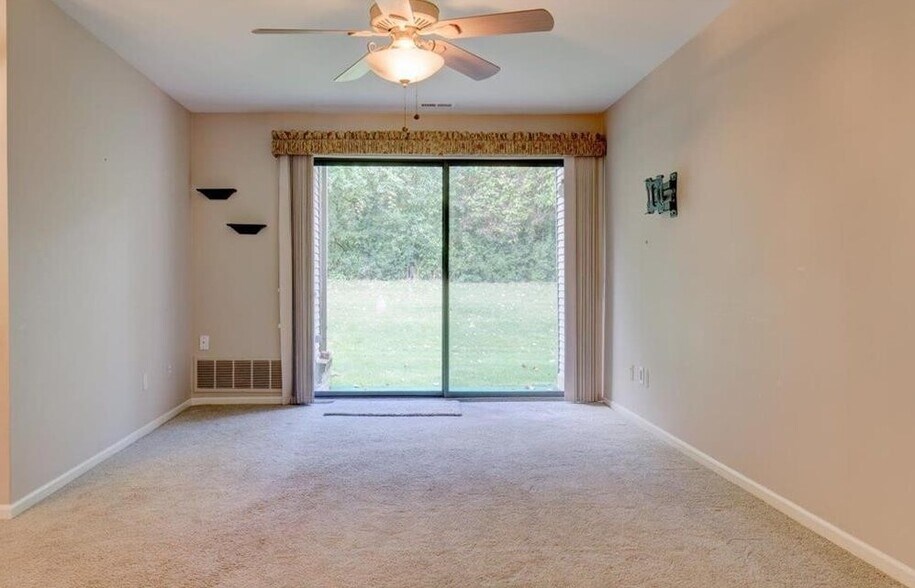 Building Photo - 42787 Lilley Pointe Dr