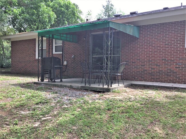 Building Photo - 101 Pound Dr