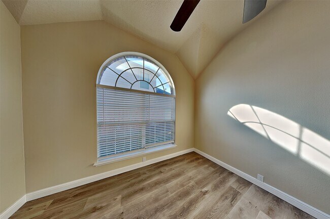 Building Photo - 11019 Sentry Ct