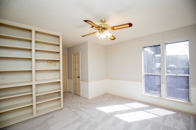 Building Photo - 3903 Kiamesha Dr