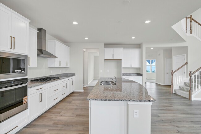 Building Photo - 668 Branson Dr