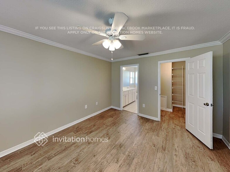 Building Photo - 4516 30th Ln E