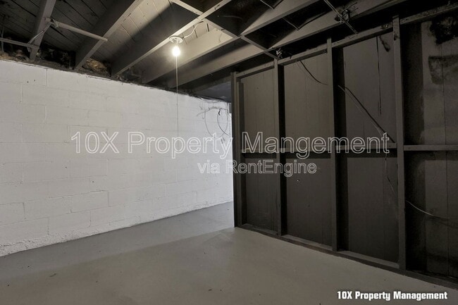 Building Photo - 1717 E Frankfort St