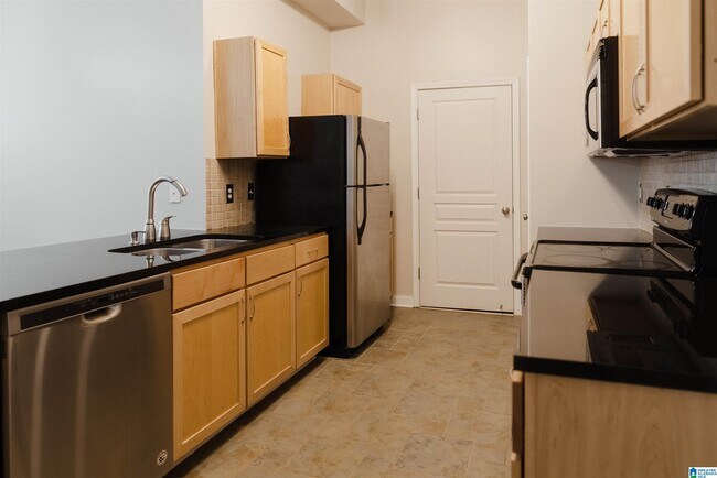 Building Photo - 2020 5th Ave S