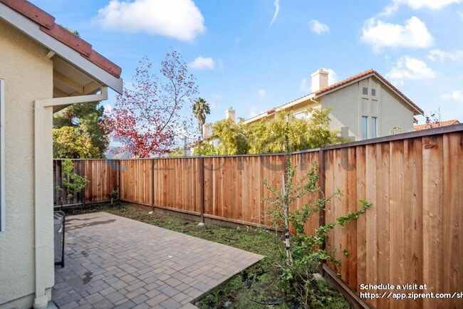 Building Photo - 69 Brookstone Ct