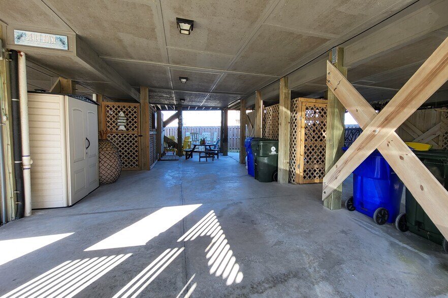 Building Photo - 892 New River Inlet Rd