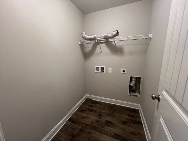 Building Photo - 3 bed 2 bath in Huntsville AL