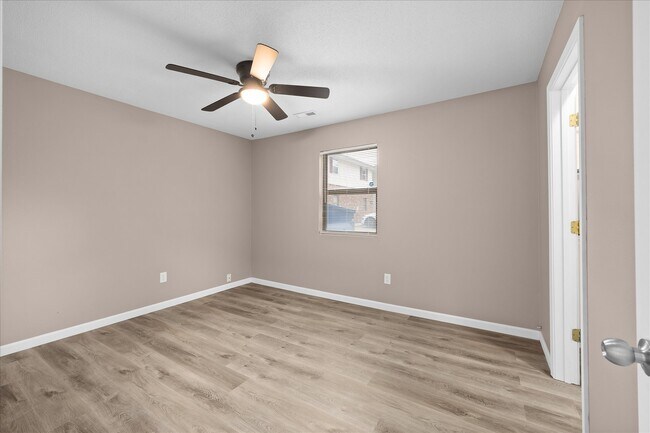 Building Photo - 443 M St