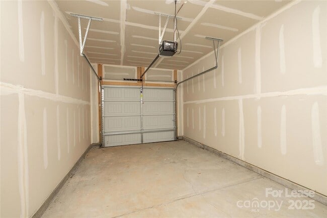 Building Photo - 200 S Bell Ave