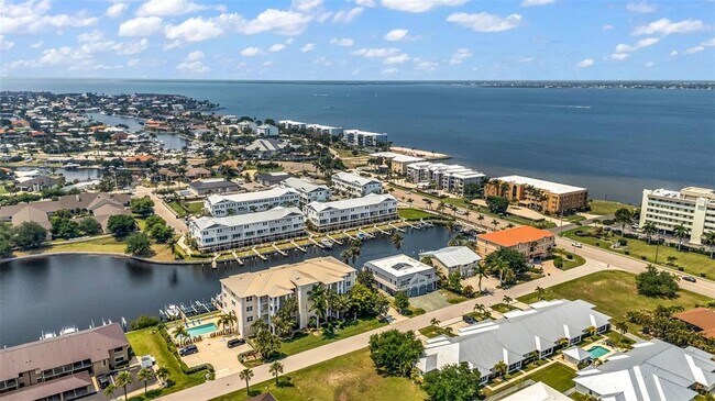 Building Photo - 276 Lewis Cir