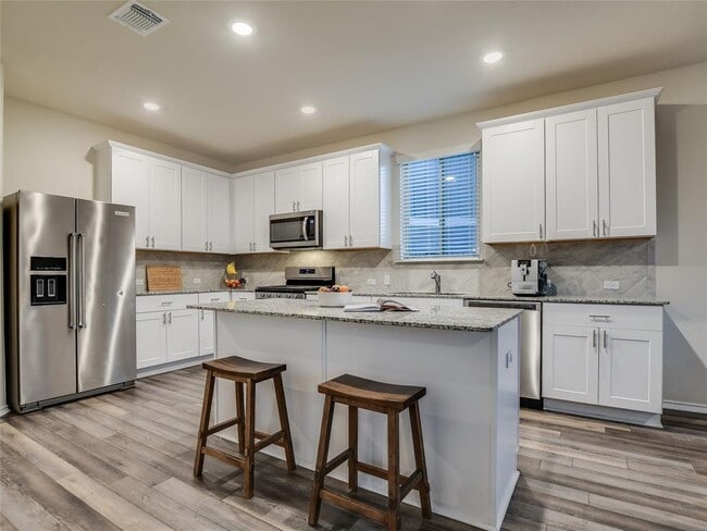 Building Photo - 441 Bella Luna Way