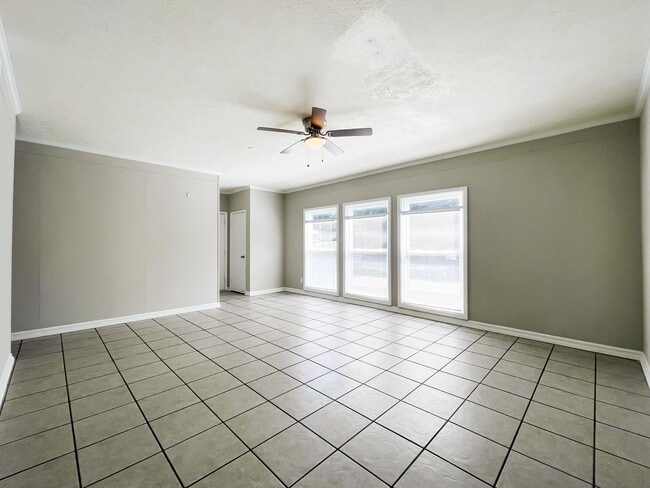 Building Photo - 709 54th St