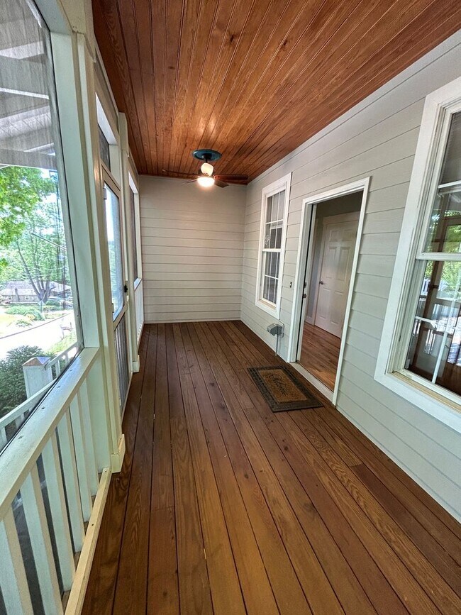 Building Photo - Central AVL - Custom Built, Made for Enter...