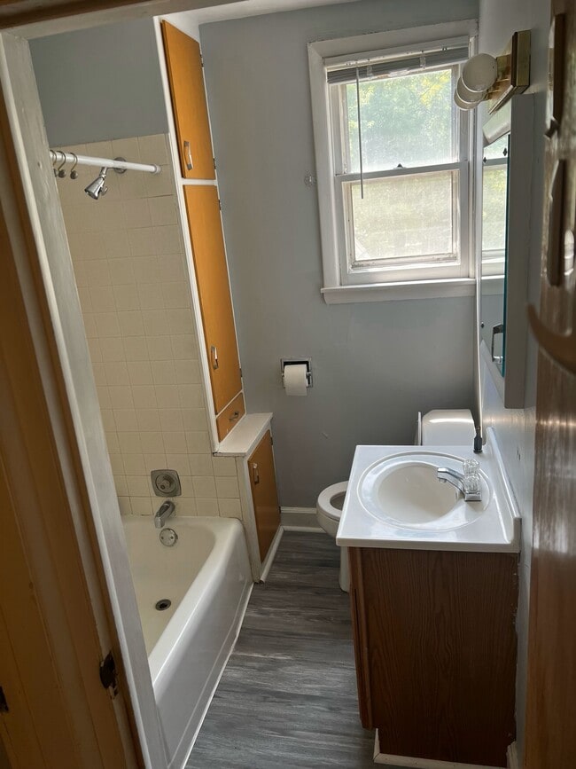 Building Photo - 626 Hudson St