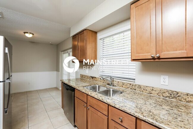 Building Photo - 3 Bedroom Pet-Friendly Home in Ocoee, FL with Main Street Renewal