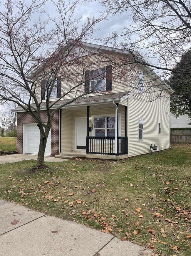 Primary Photo - For Rent: Four-Bedroom, Two-Bathroom Avail...