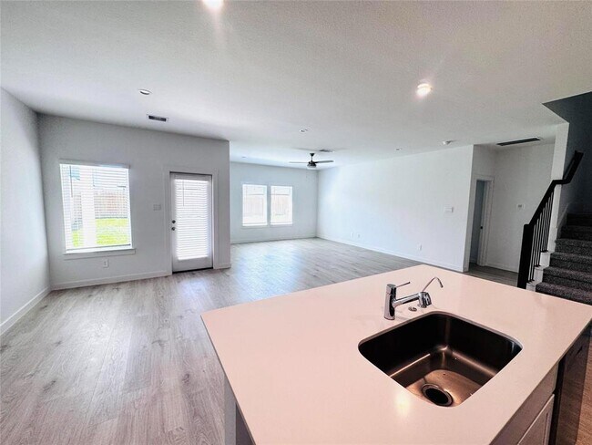 Building Photo - 30703 Castle Cove Dr