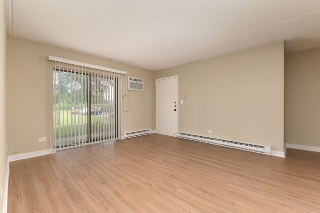 Building Photo - 953 N Rohlwing Rd