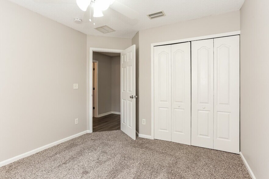 Building Photo - 7511 Hawks Cliff Dr
