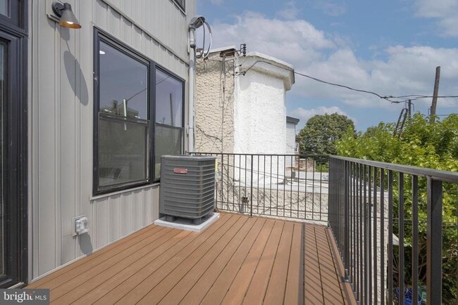 Building Photo - 3116 Clifford St