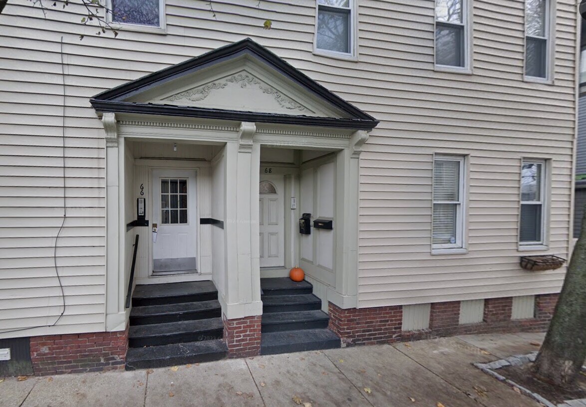 Building Photo - 66 Middle St