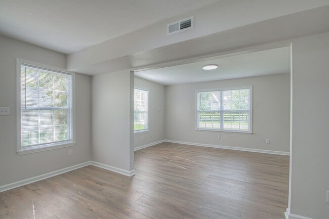 Building Photo - Great Remodeled 2BR Condo