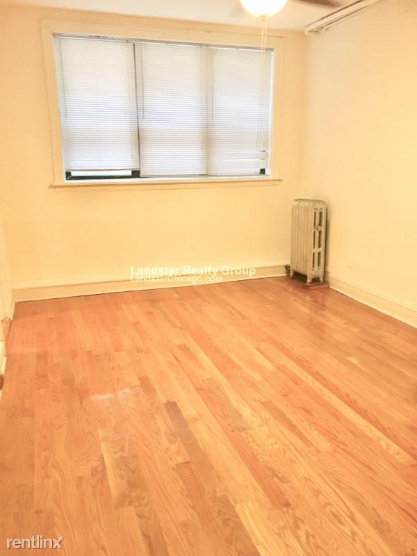 Primary Photo - 3734 N Pine Grove Ave