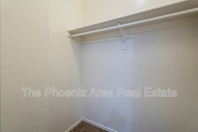Building Photo - 43476 Caven Dr