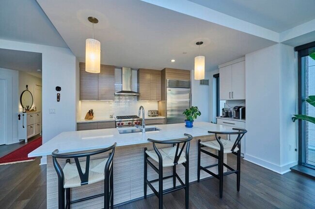 Building Photo - 16 W Broadway