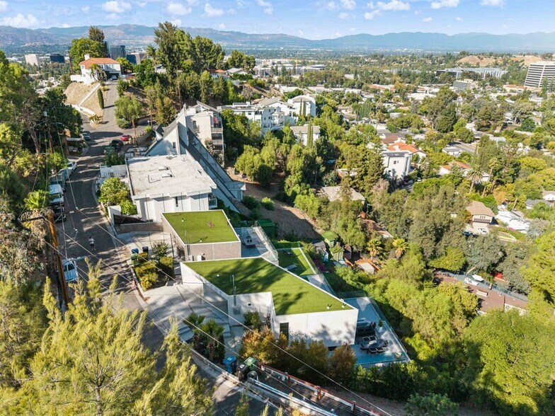 Building Photo - 5170 Medina Rd