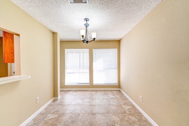 Building Photo - 24206 Landing Way Dr