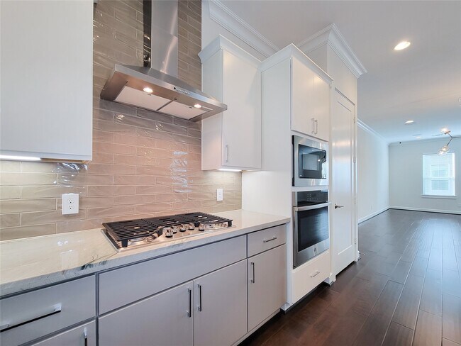 Building Photo - 845 Fisher St