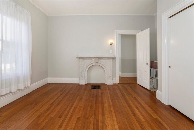 Building Photo - 128 Woburn St