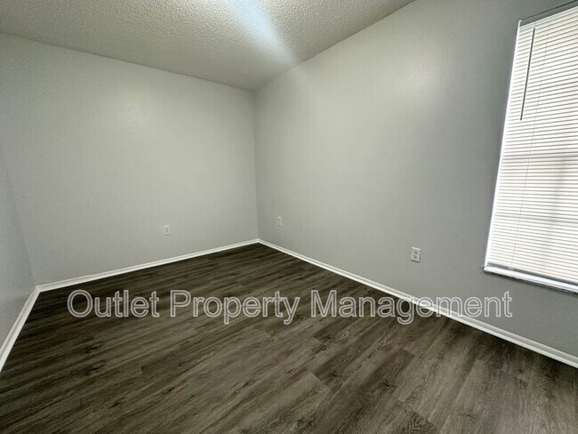 Building Photo - 1710 Ridgewood Ln