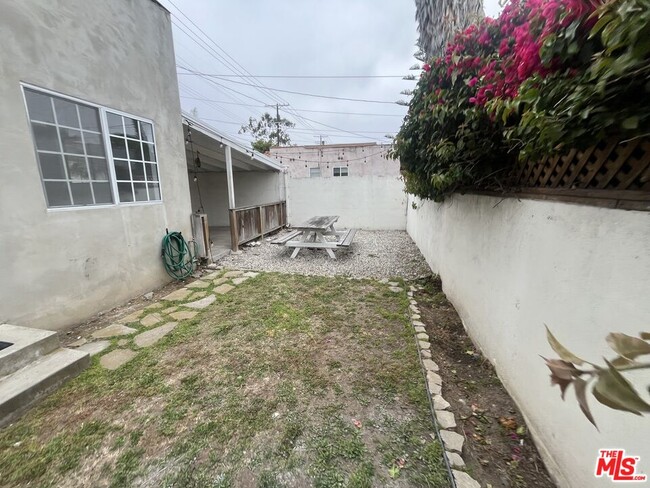 Building Photo - 849 San Miguel Ave