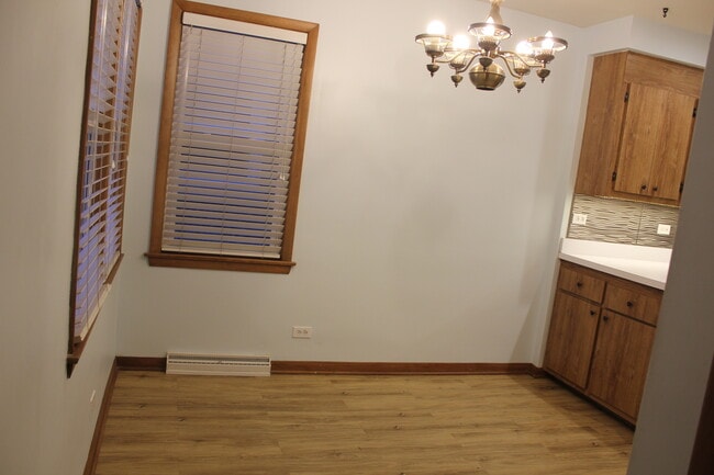 Building Photo - 7615 W Devon Ave