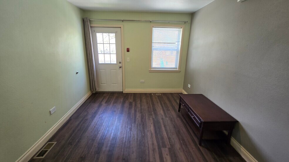 Building Photo - 565 W 96th Ave