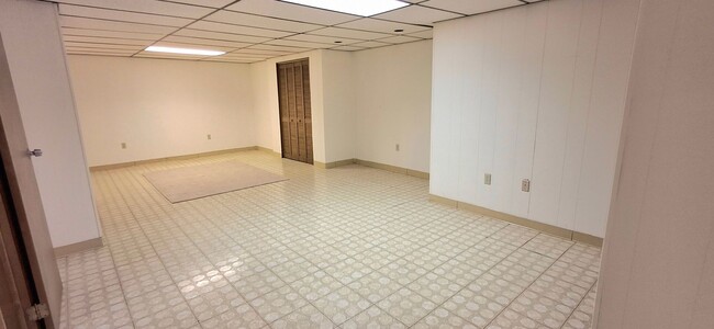 Building Photo - 3 Bedroom 2.5 Bathroom Available in Hummel...