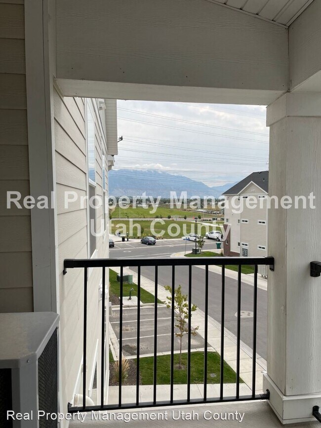 Building Photo - 3 br, 2 bath House - 3694 W 1800 N #V303