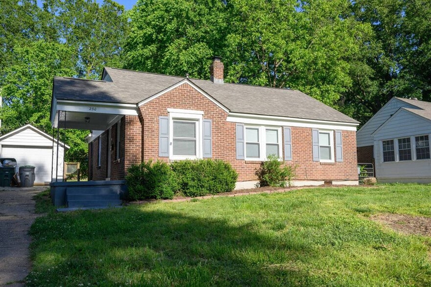 Building Photo - 230 W Edwin Cir