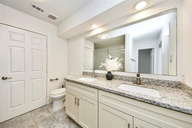 Building Photo - 4411 Hickory Downs Dr