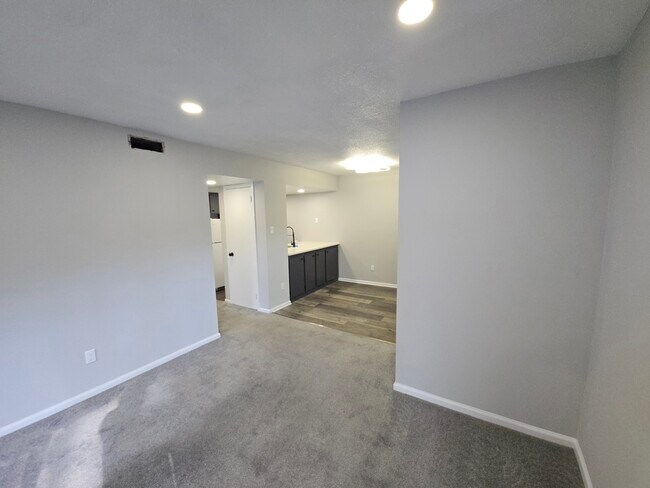 Building Photo - 122 Berwick Pl