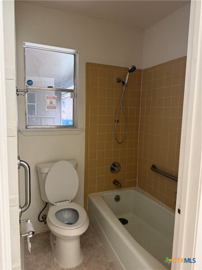 Building Photo - 1513 Shannon Cir